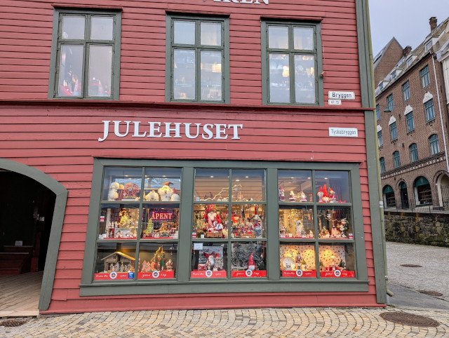 Julehuset storefront