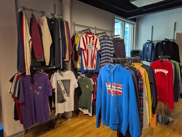 Inside Vintage Kid Bergen