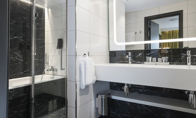 Thon Hotel Orion bathroom example